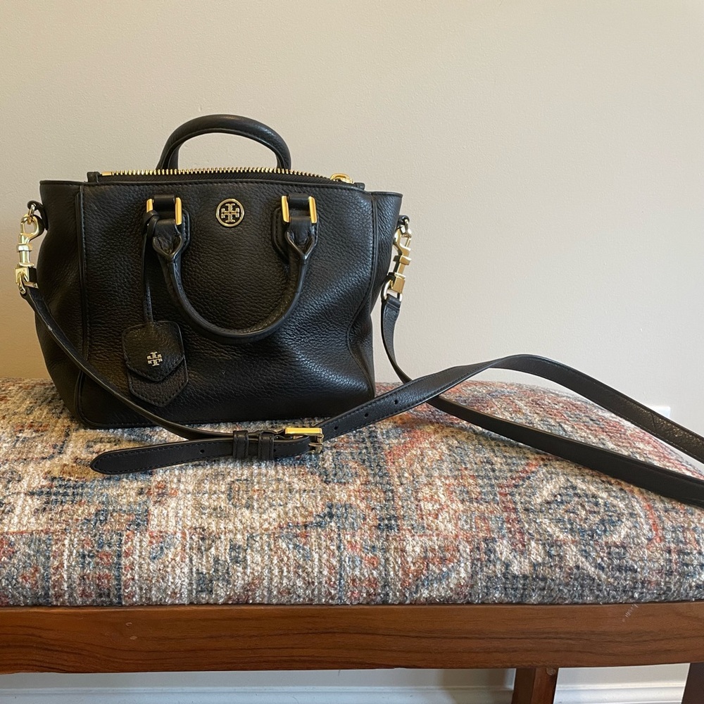 Tory Burch black handbag like new